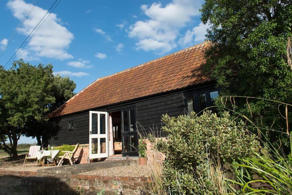 Bromans Barn A Beautiful Cottage By The Sea And Cudmore Nature Reserve West Mersea Buitenkant foto
